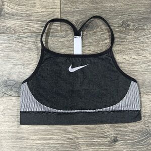 Girls Nike Sports Bra Size L
